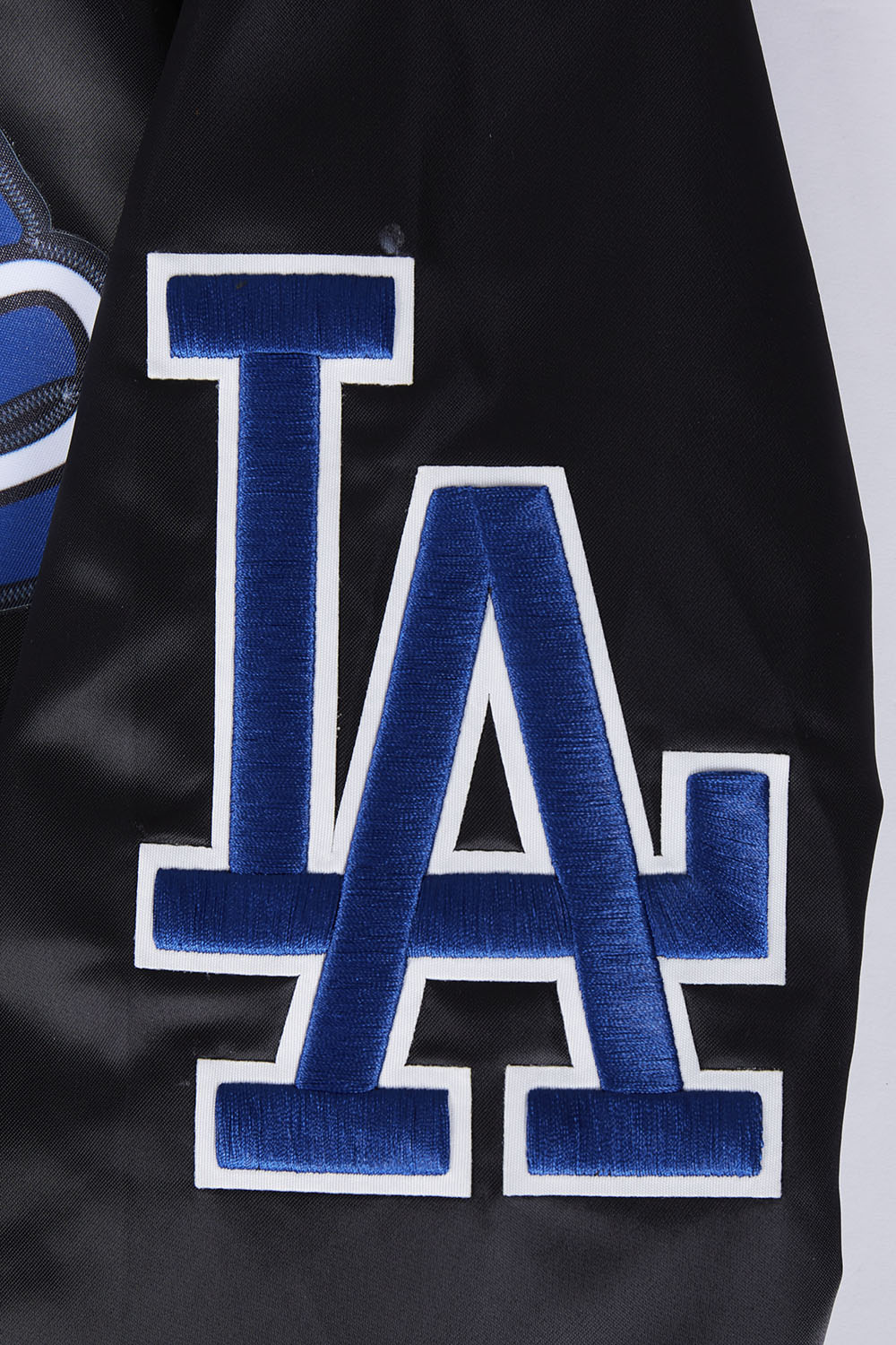 MLB LOS ANGELES DODGERS SCRIPT TAIL MEN'S SATIN JACKET (BLACK/DODGER BLUE) - Image 7