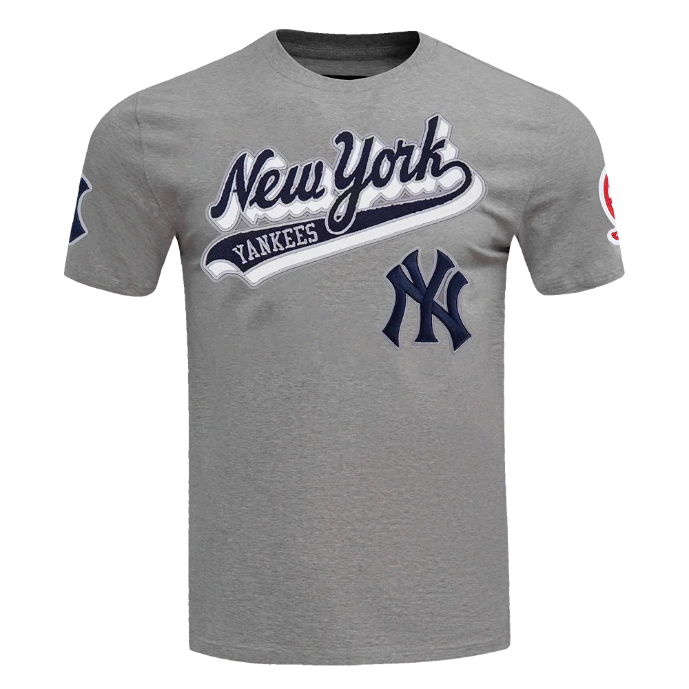 MLB NEW YORK YANKEES SCRIPT TAIL MEN'S TOPS (GRAY)
