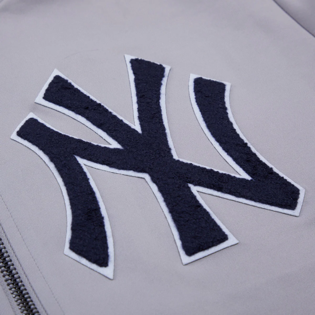 MLB NEW YORK YANKEES CLASSIC MEN'S TRACK JACKET (GRAY) - Image 6