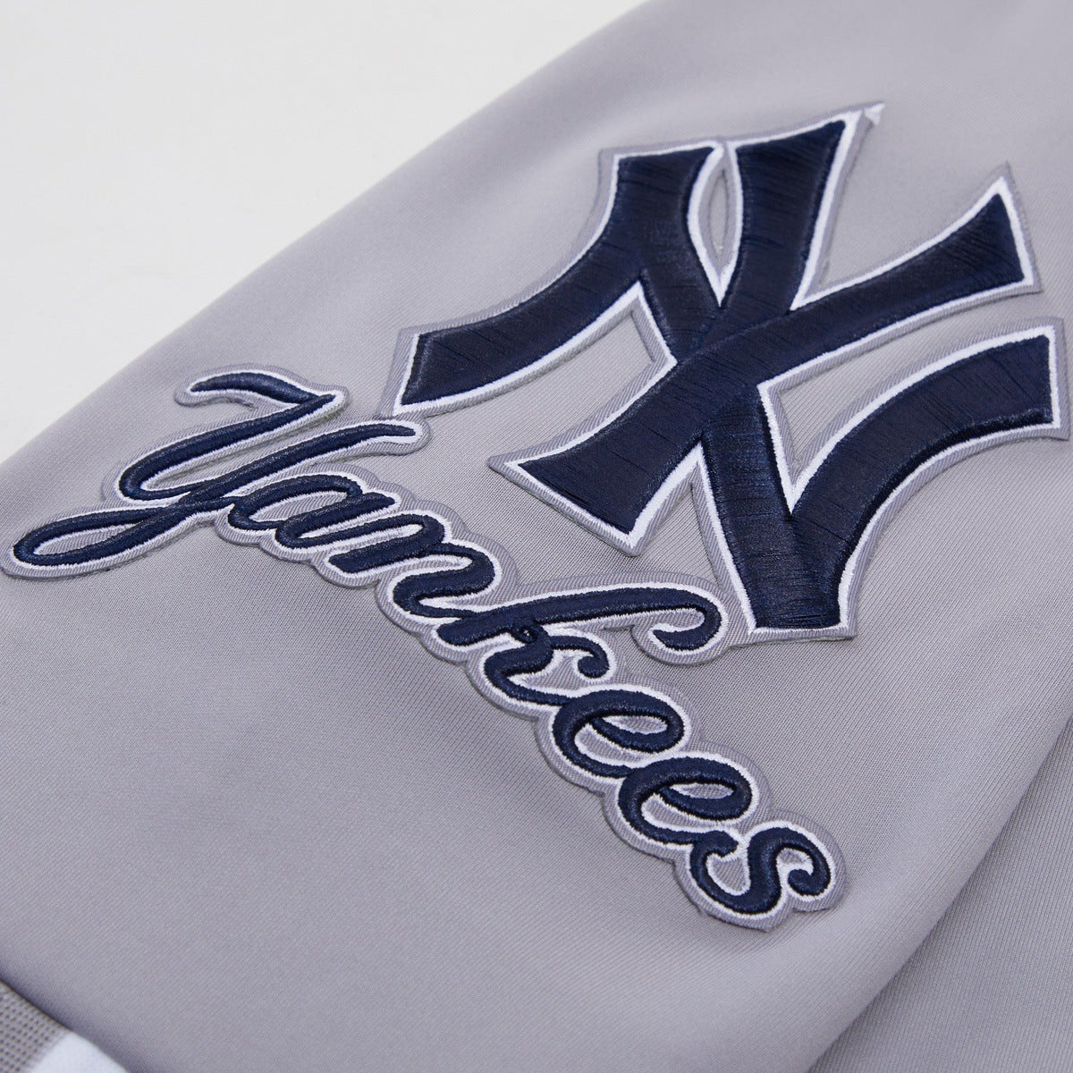 MLB NEW YORK YANKEES CLASSIC MEN'S TRACK JACKET (GRAY) - Image 7