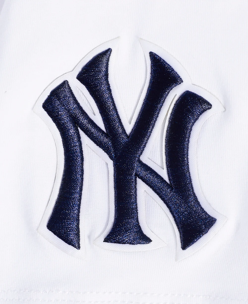 MLB NEW YORK YANKEES SCRIPT TAIL WOMEN'S SINGLE JERSEY BOXY TOP (WHITE) - Image 7
