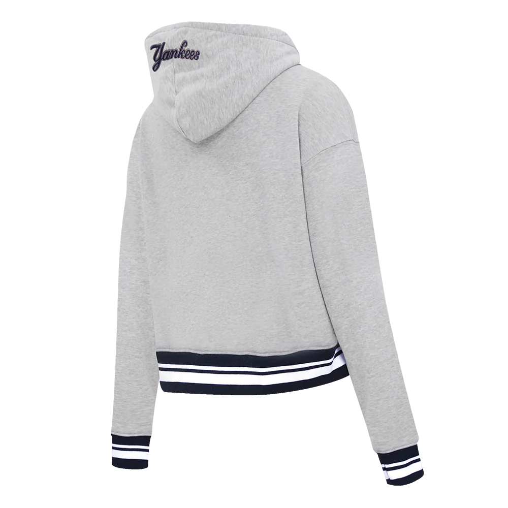 MLB NEW YORK YANKEES SCRIPT TAIL WOMEN'S RIB FLEECE CROPPED PULLOVER HOODIE (HEATHER GREY/MIDNIGHT NAVY) - Image 4