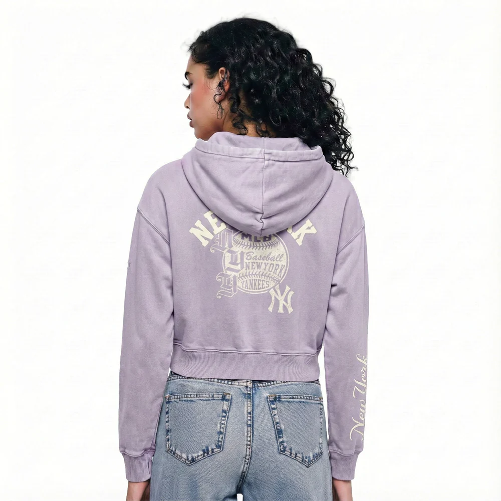 MLB NEW YORK YANKEES STREET TEAM WOMEN'S ENZYME WASH FT CROPPED PO HOODIE (WASHED LILAC GRAY) - Image 2