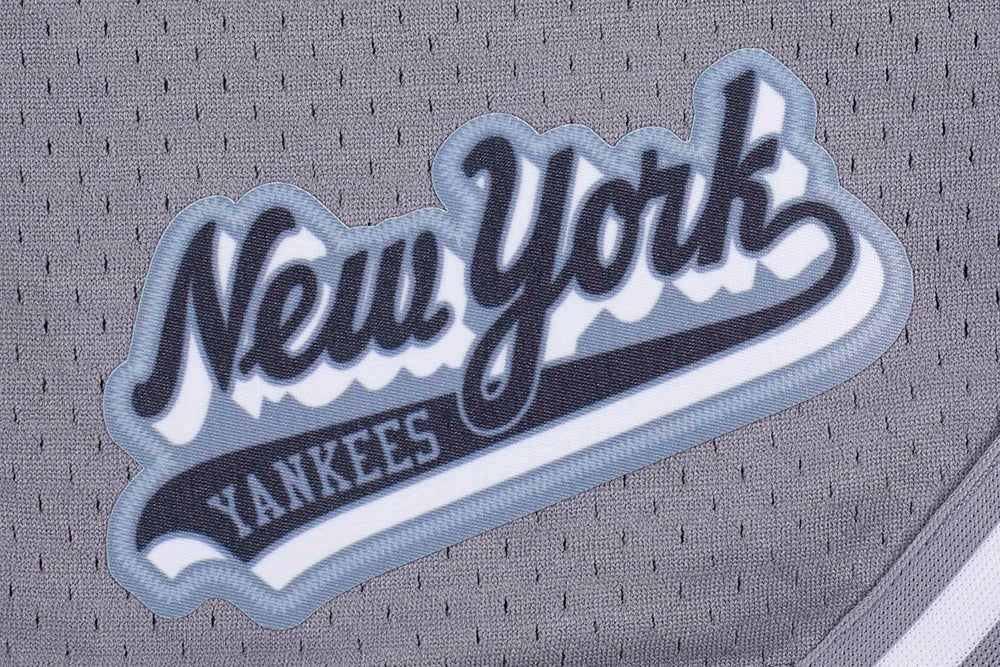 MLB NEW YORK YANKEES SCRIPT TAIL WOMEN'S MESH TAPE SHORT (GRAY) - Image 7
