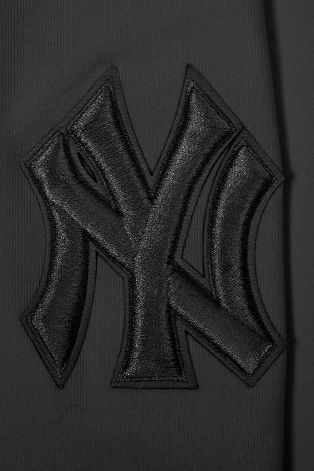 MLB NEW YORK YANKEES NEUTRAL WOMEN'S JERSEY LEGGING (BLACK) - Image 5